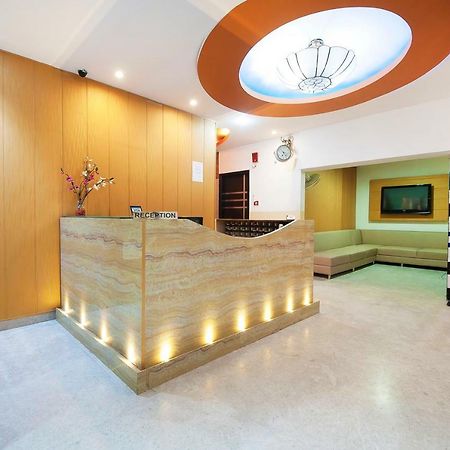 Hotel Apra Inn Új-Delhi Kültér fotó