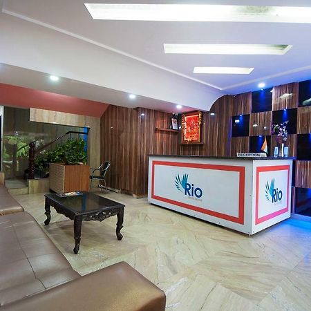 Hotel Apra Inn Új-Delhi Kültér fotó