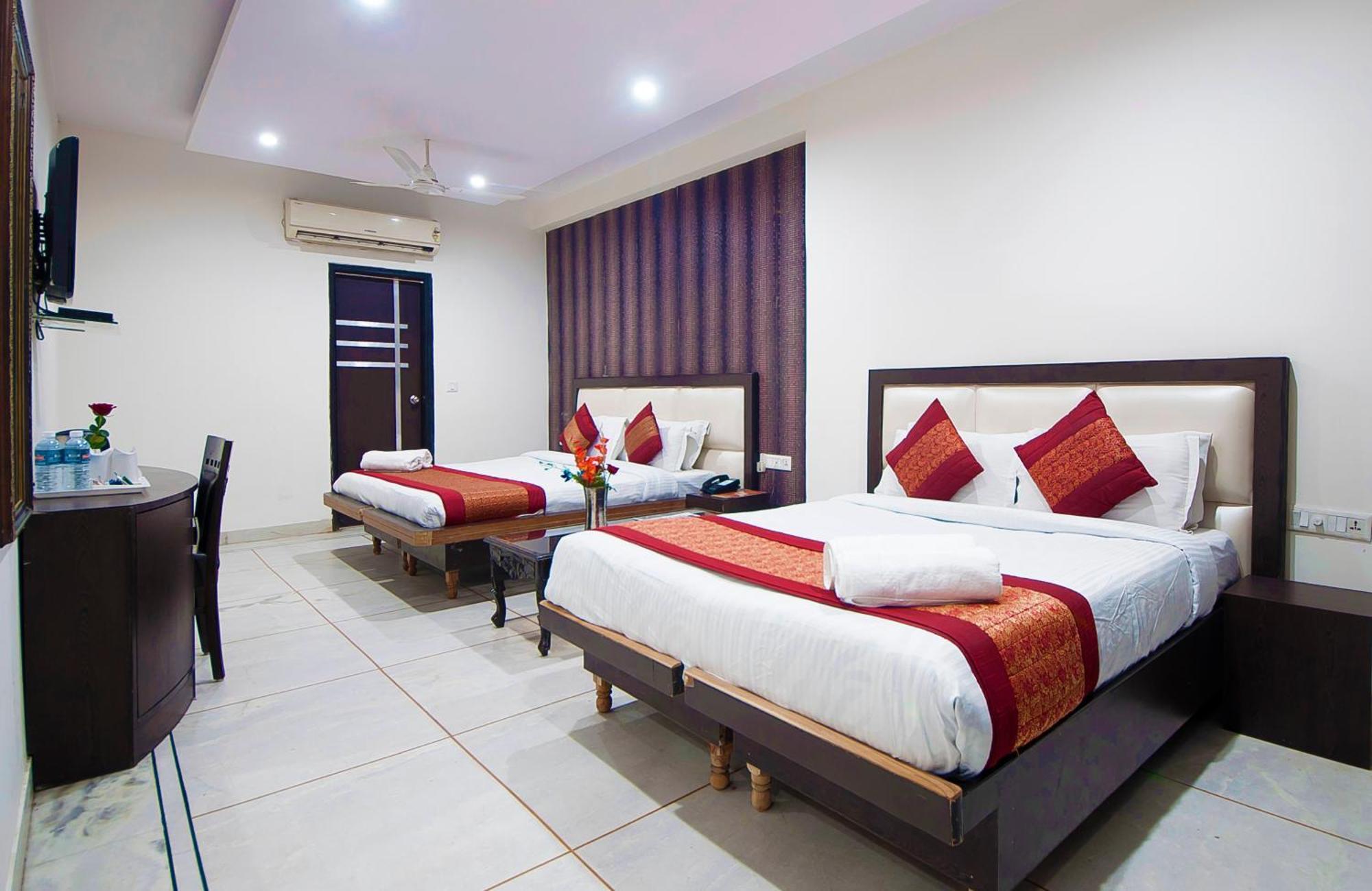 Hotel Apra Inn Új-Delhi Kültér fotó