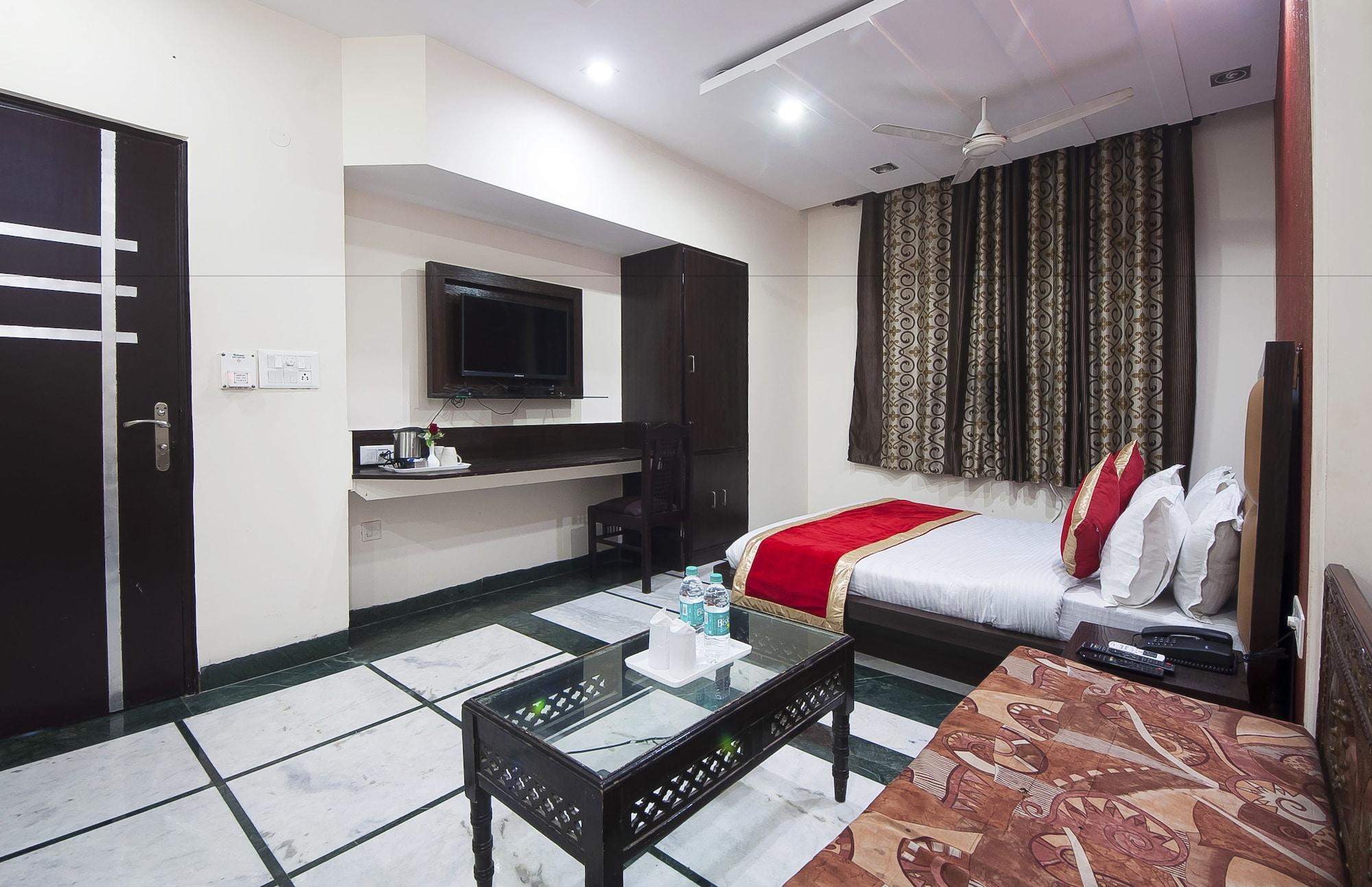 Hotel Apra Inn Új-Delhi Kültér fotó