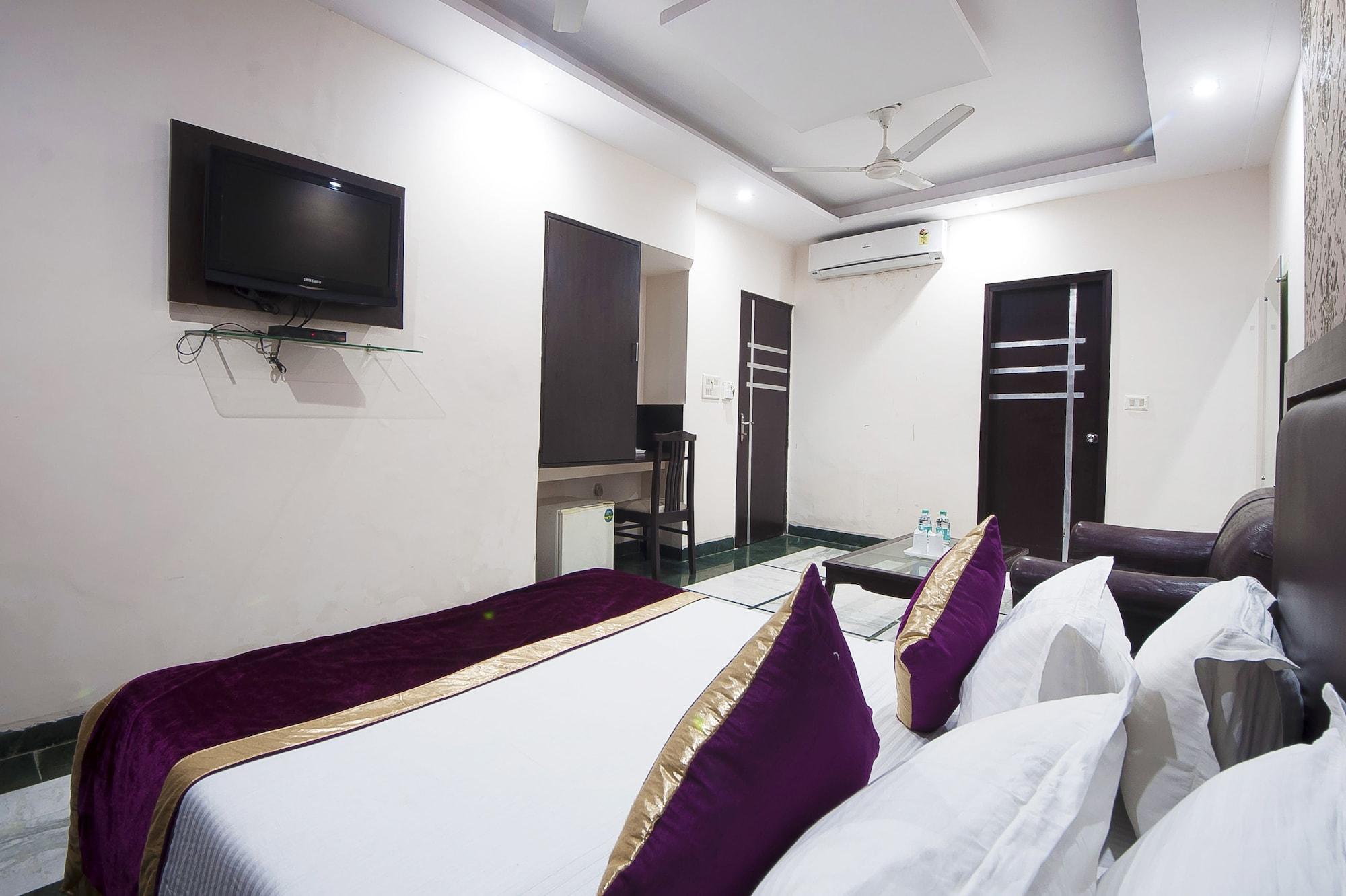 Hotel Apra Inn Új-Delhi Kültér fotó