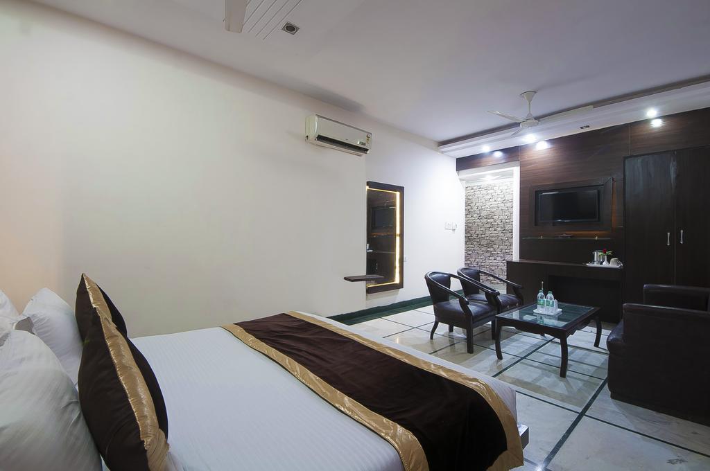 Hotel Apra Inn Új-Delhi Kültér fotó