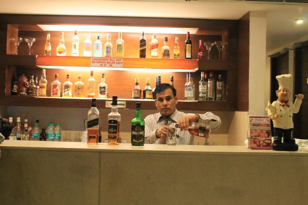 Hotel Apra Inn Új-Delhi Kültér fotó
