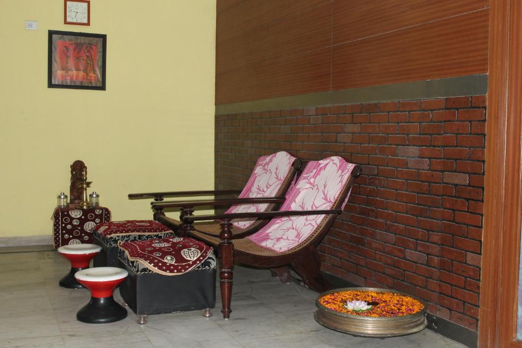 Hotel Apra Inn Új-Delhi Kültér fotó