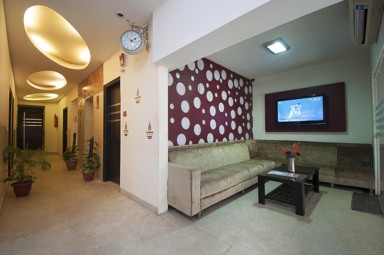 Hotel Apra Inn Új-Delhi Kültér fotó