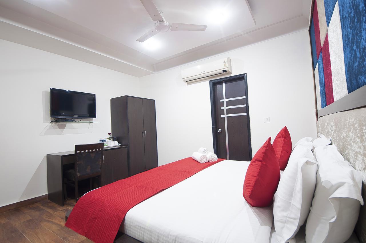 Hotel Apra Inn Új-Delhi Kültér fotó