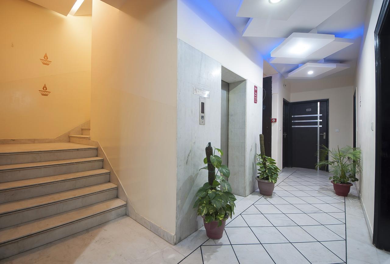 Hotel Apra Inn Új-Delhi Kültér fotó